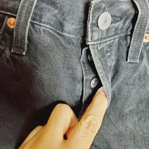 Levi's Women's 27 Black Wash 501 Cut Off Denim Shorts High Rise - Picture 3 of 7